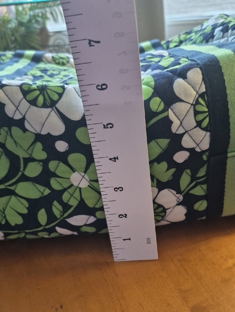 Vera Bradley Lucky You medium Quilted Floral Tote Bag in Black & Green. EUC - Picture 12 of 13